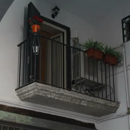 L' Arcata A Montesanto