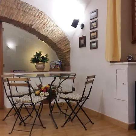 L' Arcata A Montesanto Naples