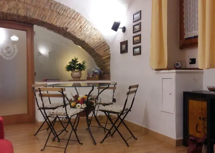 L' Arcata A Montesanto Nápoles