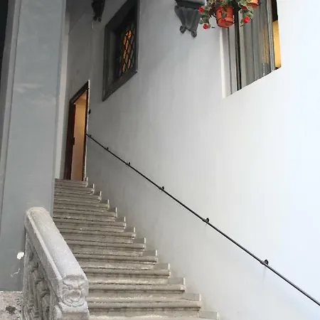 L' Arcata A Montesanto Napoli